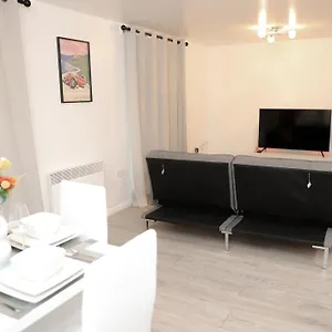 Stylish Flat By Sn Homes - Zone 4 London Abbey Wood